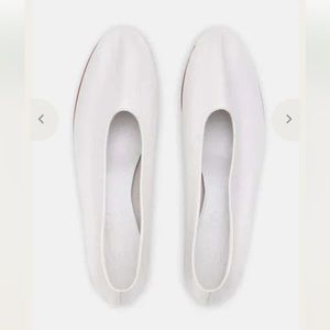 Martiniano Glove Shoe in White - 40.5